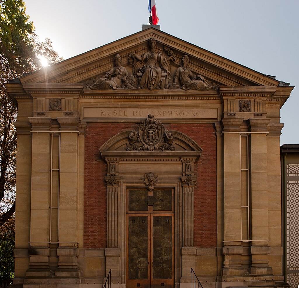 1024px-Porte_d'entrée_du_musée_du_Luxembourg.jpg